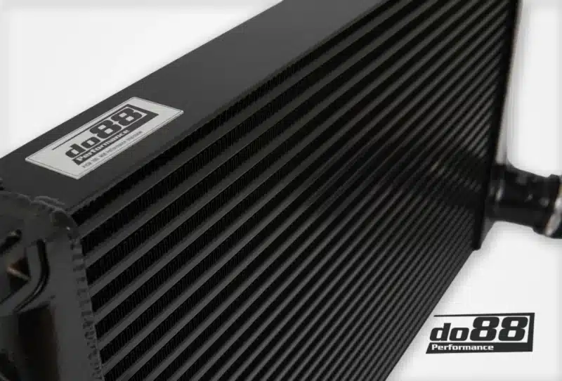 Intercooler D088 pour plate forme MQB et moteur 1.8/2.0 TSI pour VW , AUDI ,Seat , Skoda avec Durites noirs/rouges/bleus au choix – Image 7